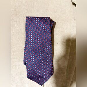 Ralph Lauren Elegant Navy and Red Patterned Tie